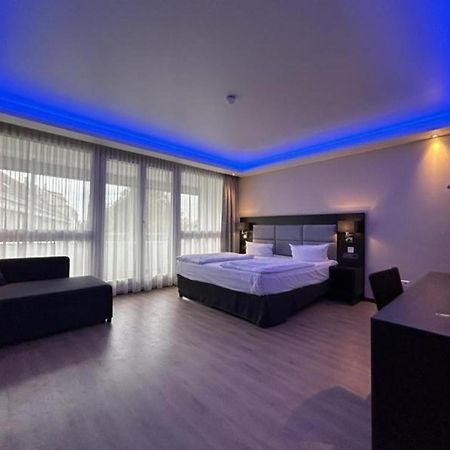 Zi Hotel Karlsruhe Buitenkant foto