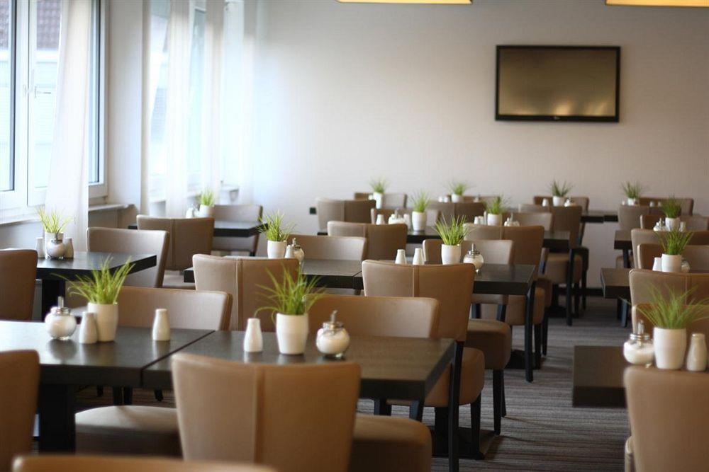 Zi Hotel Karlsruhe Buitenkant foto
