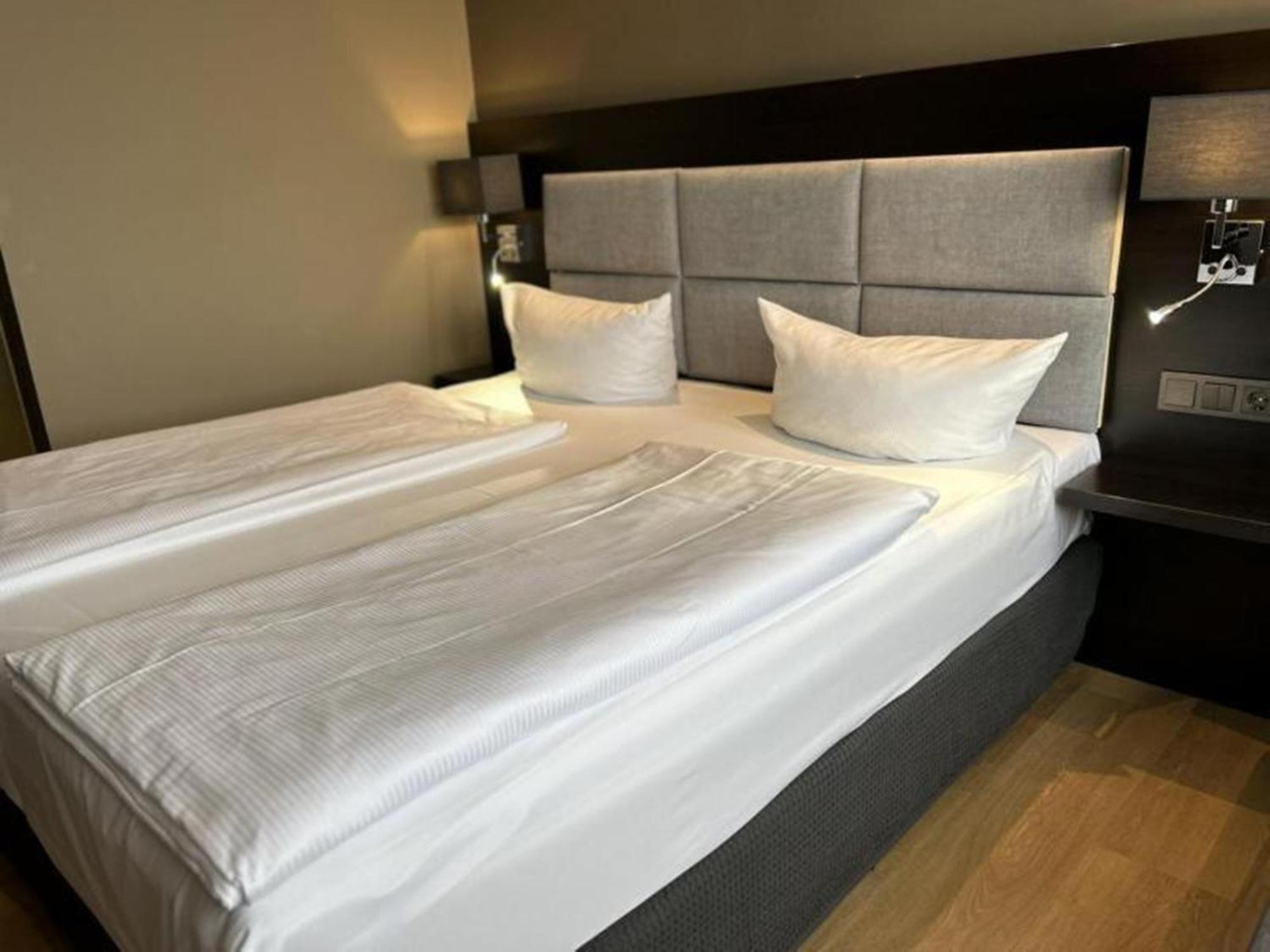 Zi Hotel Karlsruhe Buitenkant foto