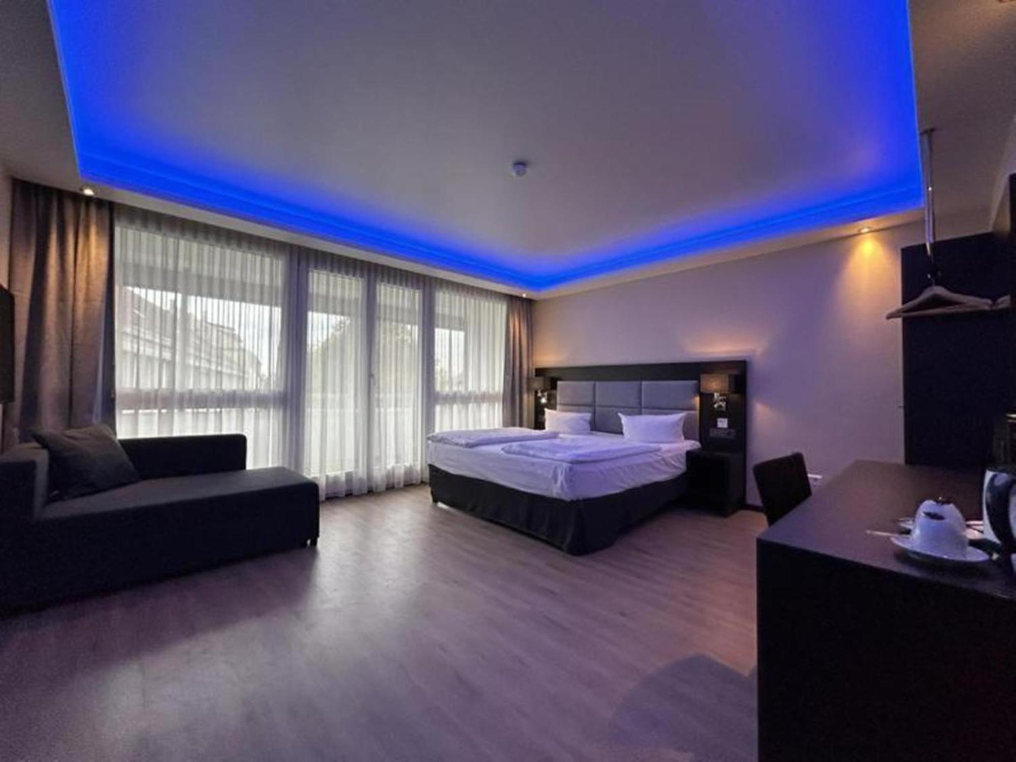 Zi Hotel Karlsruhe Buitenkant foto