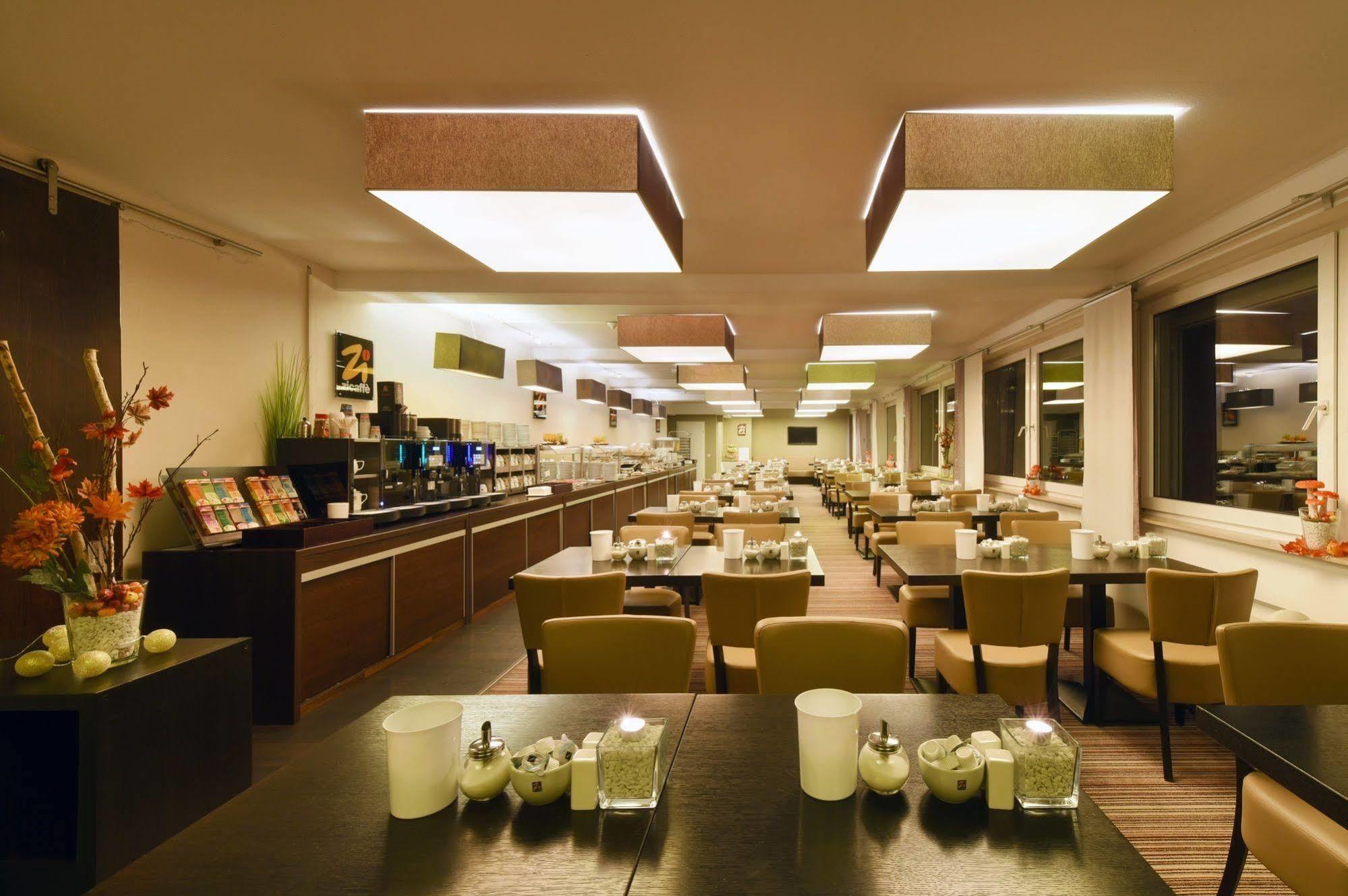 Zi Hotel Karlsruhe Buitenkant foto