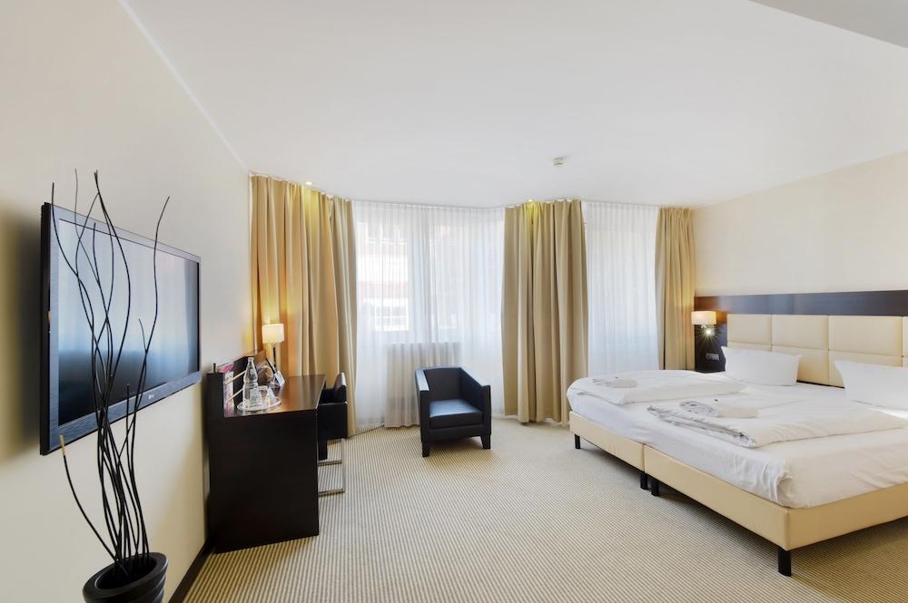 Zi Hotel Karlsruhe Buitenkant foto