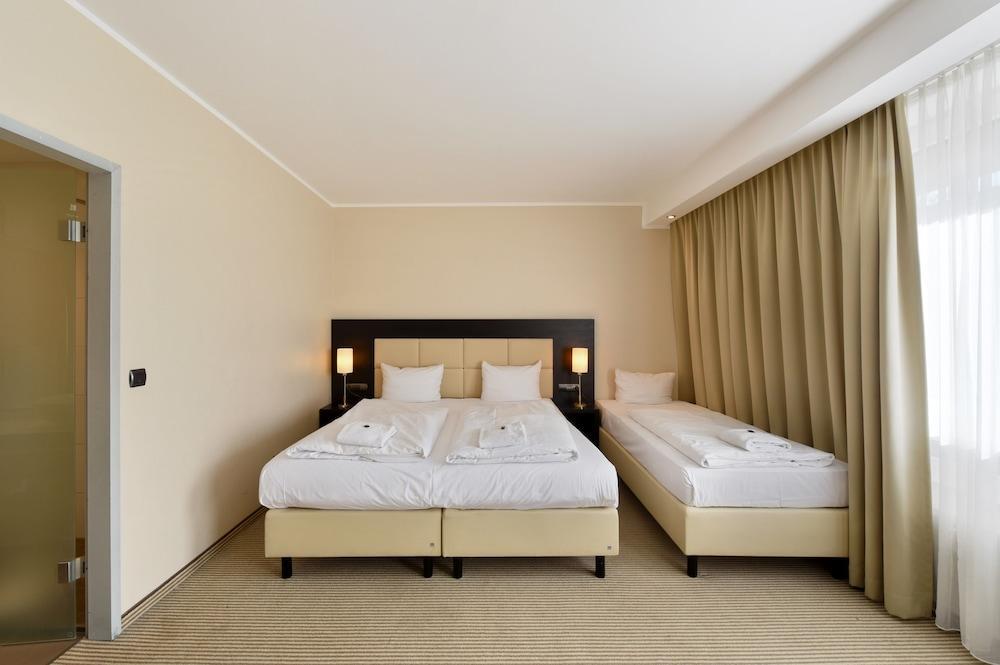 Zi Hotel Karlsruhe Buitenkant foto