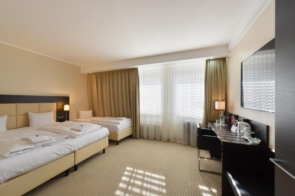Zi Hotel Karlsruhe Buitenkant foto