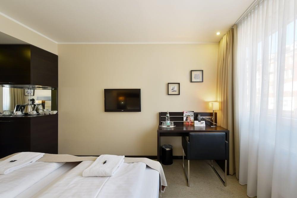 Zi Hotel Karlsruhe Buitenkant foto