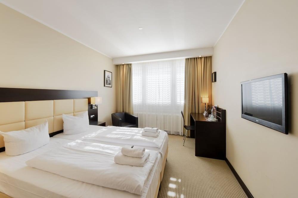 Zi Hotel Karlsruhe Buitenkant foto